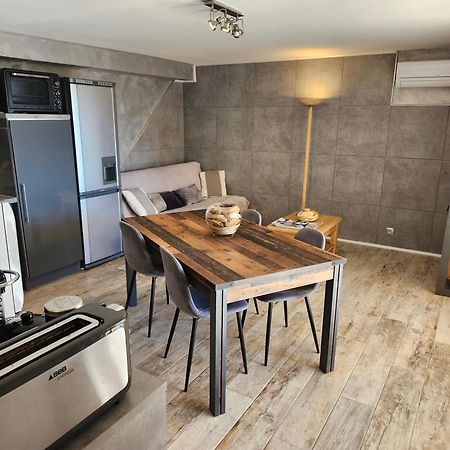 Appartement Rez De Jardin Dans Villa Vue Mer Кавалер-сюр-Мер Екстер'єр фото